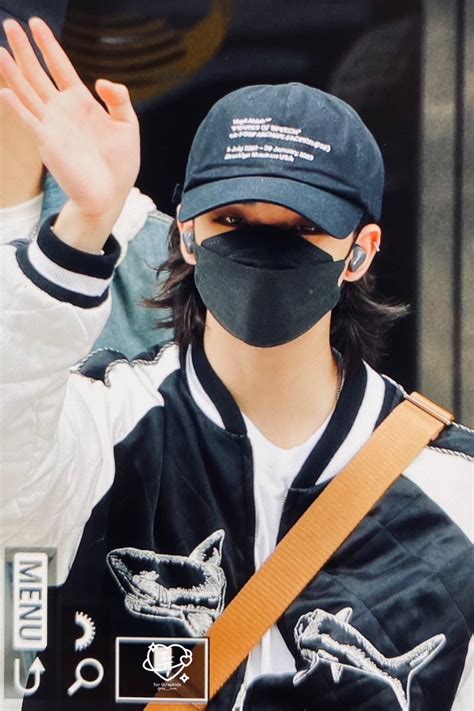 hyunjin versace bag